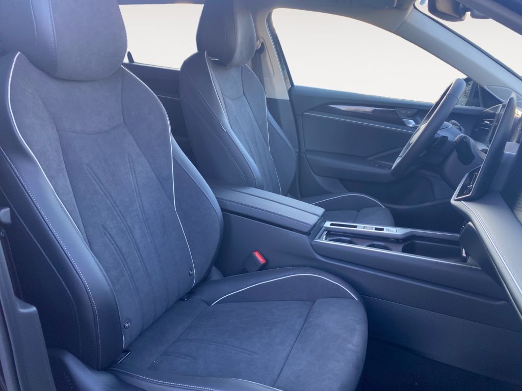 Fahrzeugabbildung Volkswagen Passat Variant 1.5 e-TSI DSG Business WR AHZV