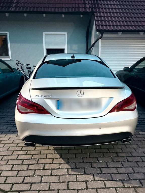 Mercedes-Benz CLA 200