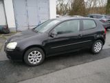 Volkswagen Golf V Lim. Comfortline - aus 2005 mit Benzin-Antrieb: Kleinwagen