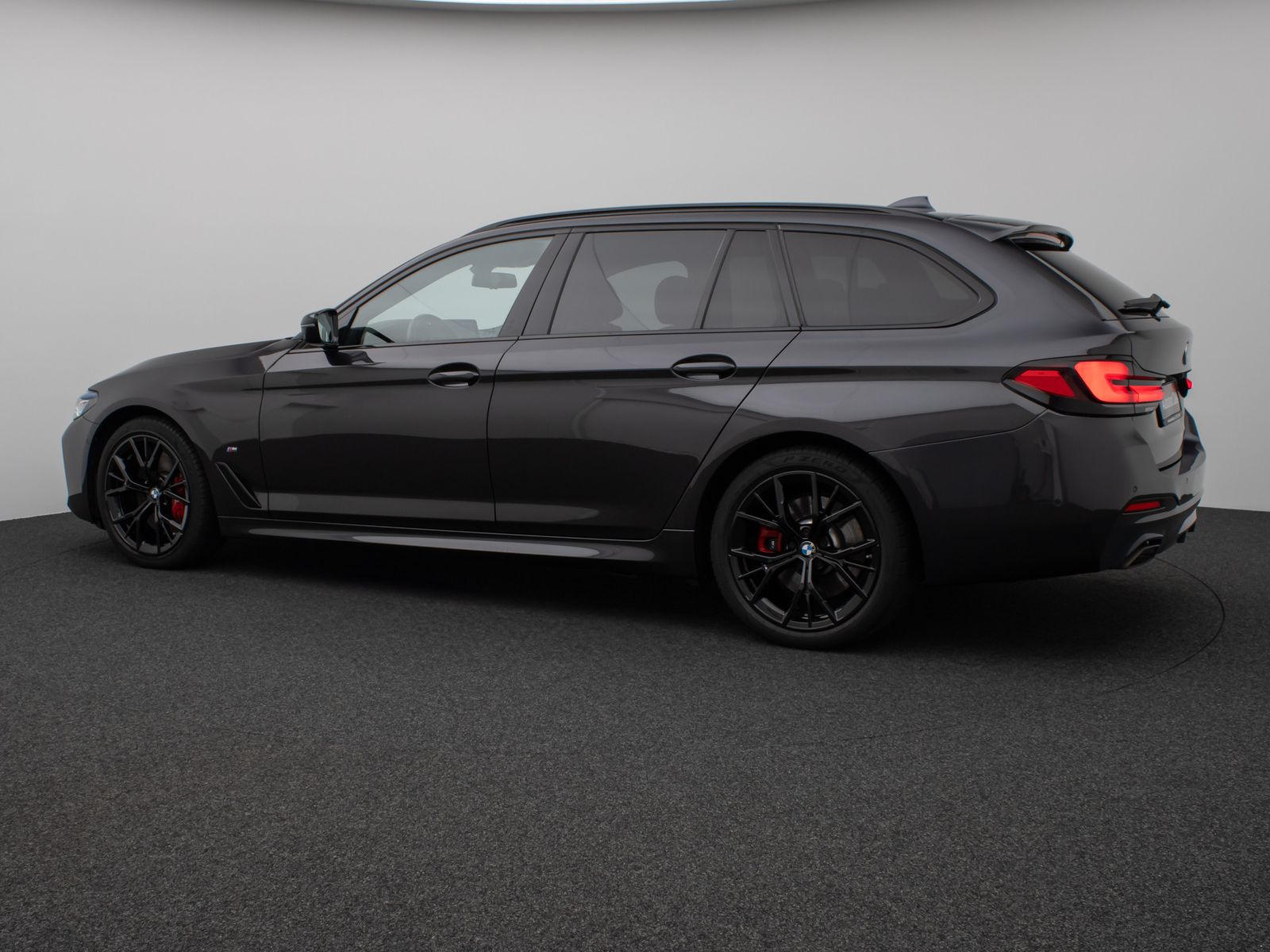 Fahrzeugabbildung BMW 530d xD M Sport Laser Kamera HUD DAB HiFi Komfor