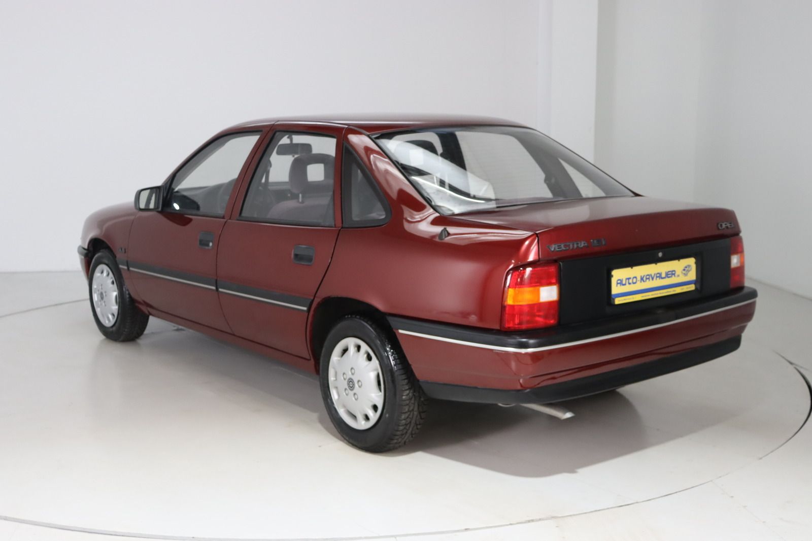 Fahrzeugabbildung Opel Vectra 1.6 * wenig km * Oldtimer * Schiebedach