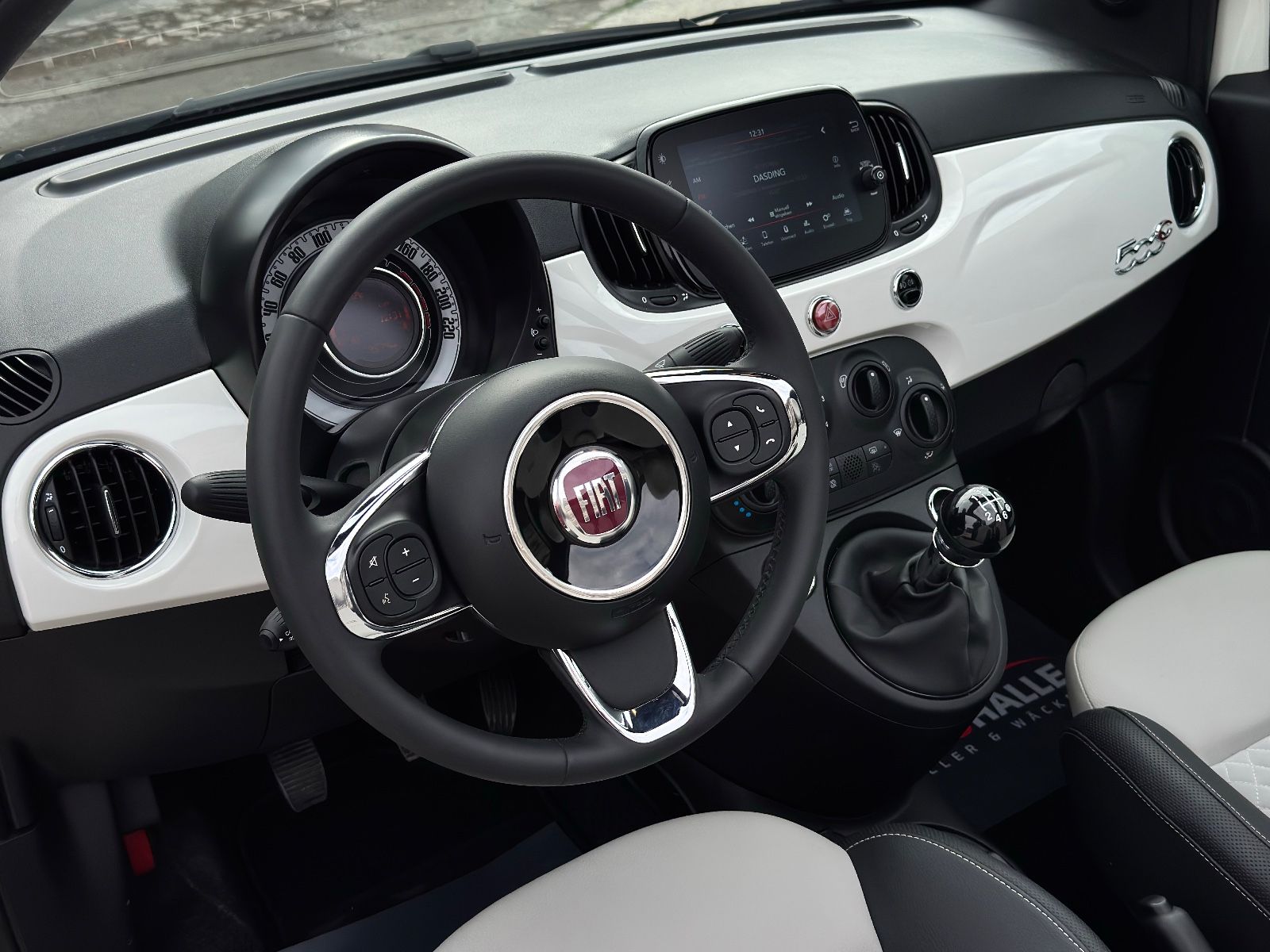 Fahrzeugabbildung Fiat 500C 1.0 GSE DolceVita Temp CarPlay/Android PDC