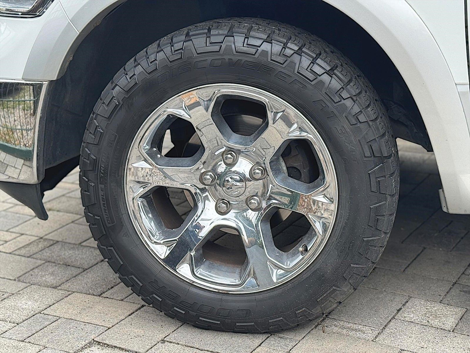 Fahrzeugabbildung Dodge RAM 5.7 V8 HEMI LARAMIE CrewCab 4x4 LPG  PRINS