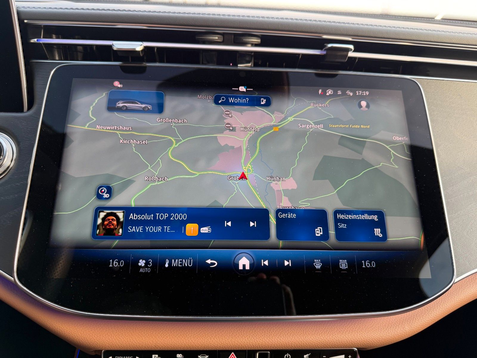 Fahrzeugabbildung Mercedes-Benz E 300de T 4M+AMG+HUD+RFK+360+BUR+AHK+SPUR+DIS+
