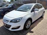 Opel Astra J 1.6 Limousine Selection erst 70Tkm - Opel Astra: 7.7