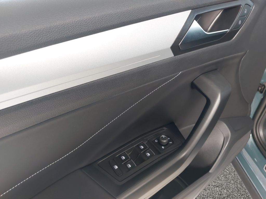 Fahrzeugabbildung Volkswagen T-Roc 1.5 TSI DSG GOAL STHZ,LED,SH,PDC