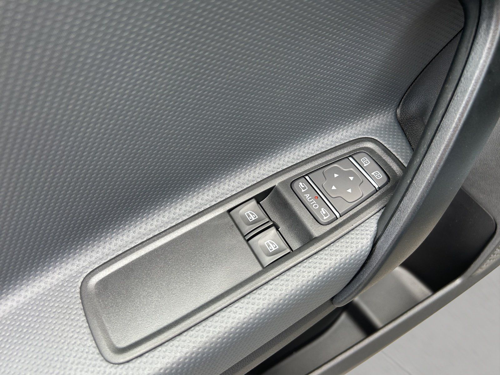 Fahrzeugabbildung Mercedes-Benz Mercedes-Benz Citan 112 CDI Standard Pro Klima L