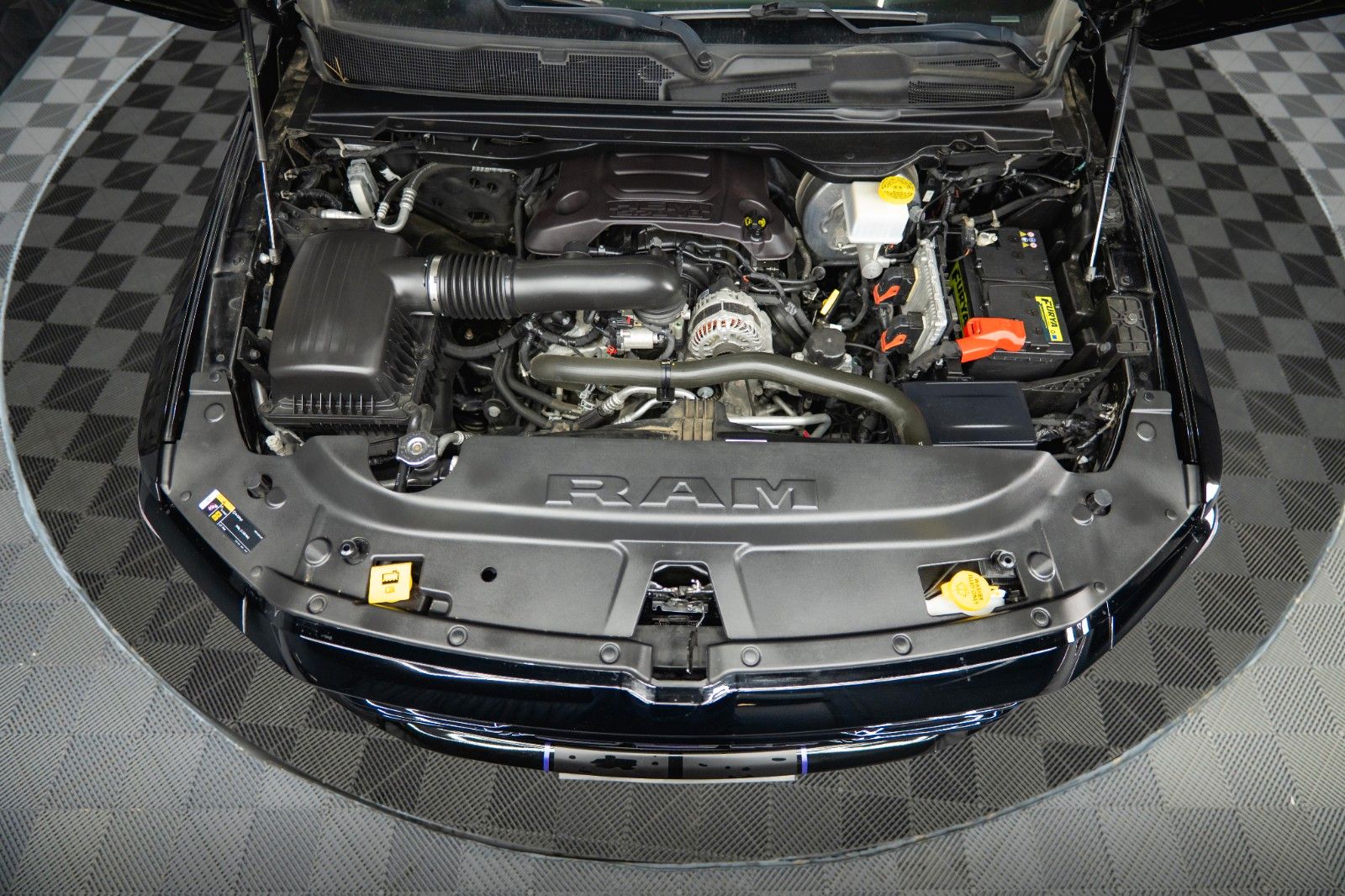 Fahrzeugabbildung Dodge RAM 5.7 V8 HEMI 4x4 LIMITED NightOffroad LONGBED