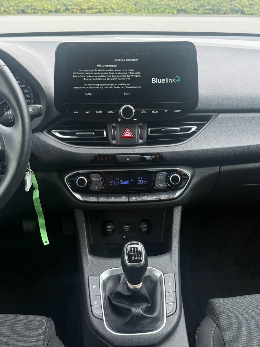Fahrzeugabbildung Hyundai i30 Trend Mild-Hybrid,Navi,Sitzh.Kamera v+h