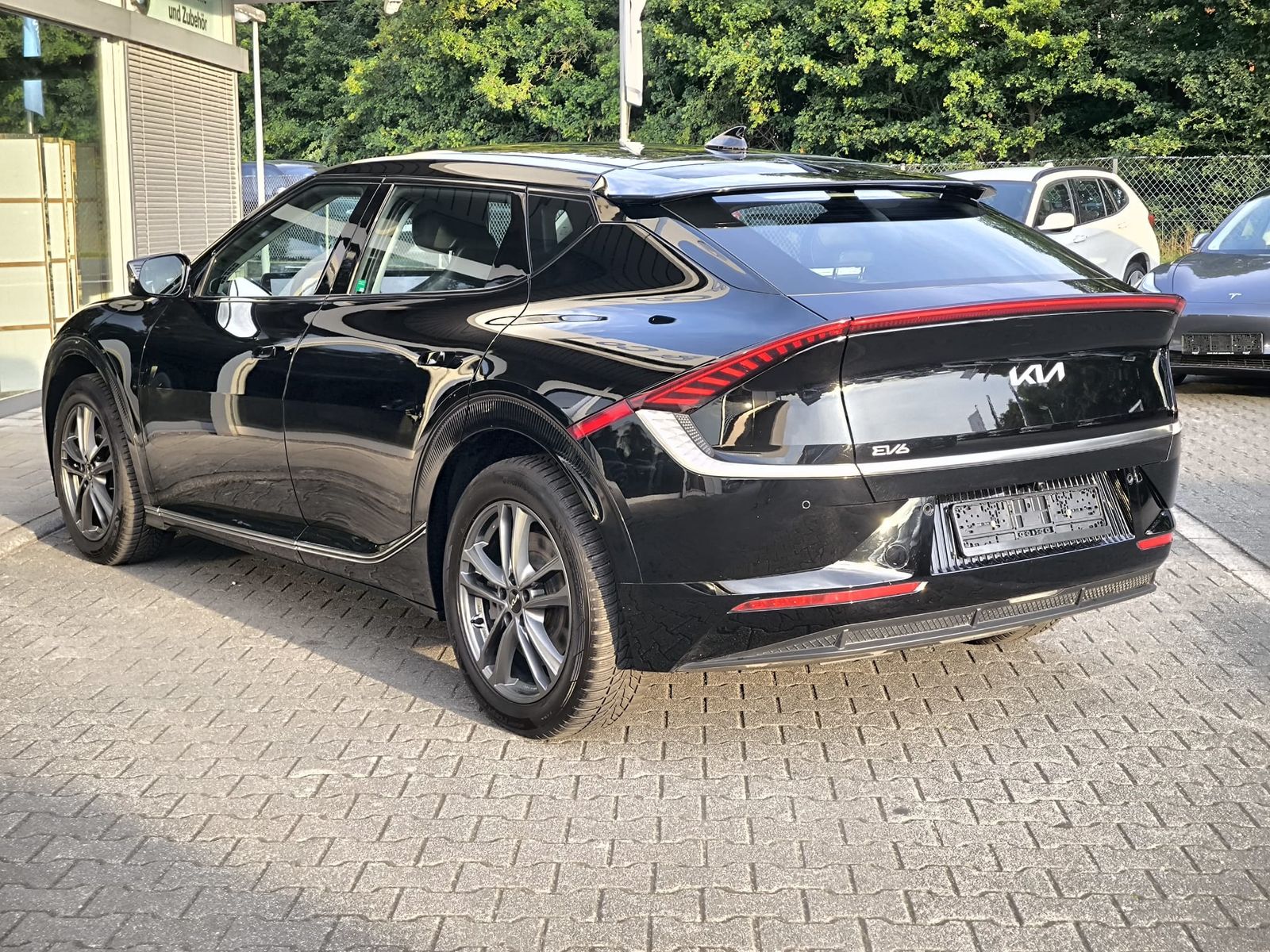 Fahrzeugabbildung Kia EV6 2WD WERKSGAR+NAVI+LED+SHZ+DAB+KAMERA+ACC+19"