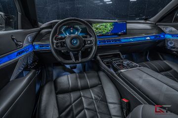 BMW M760 - 10