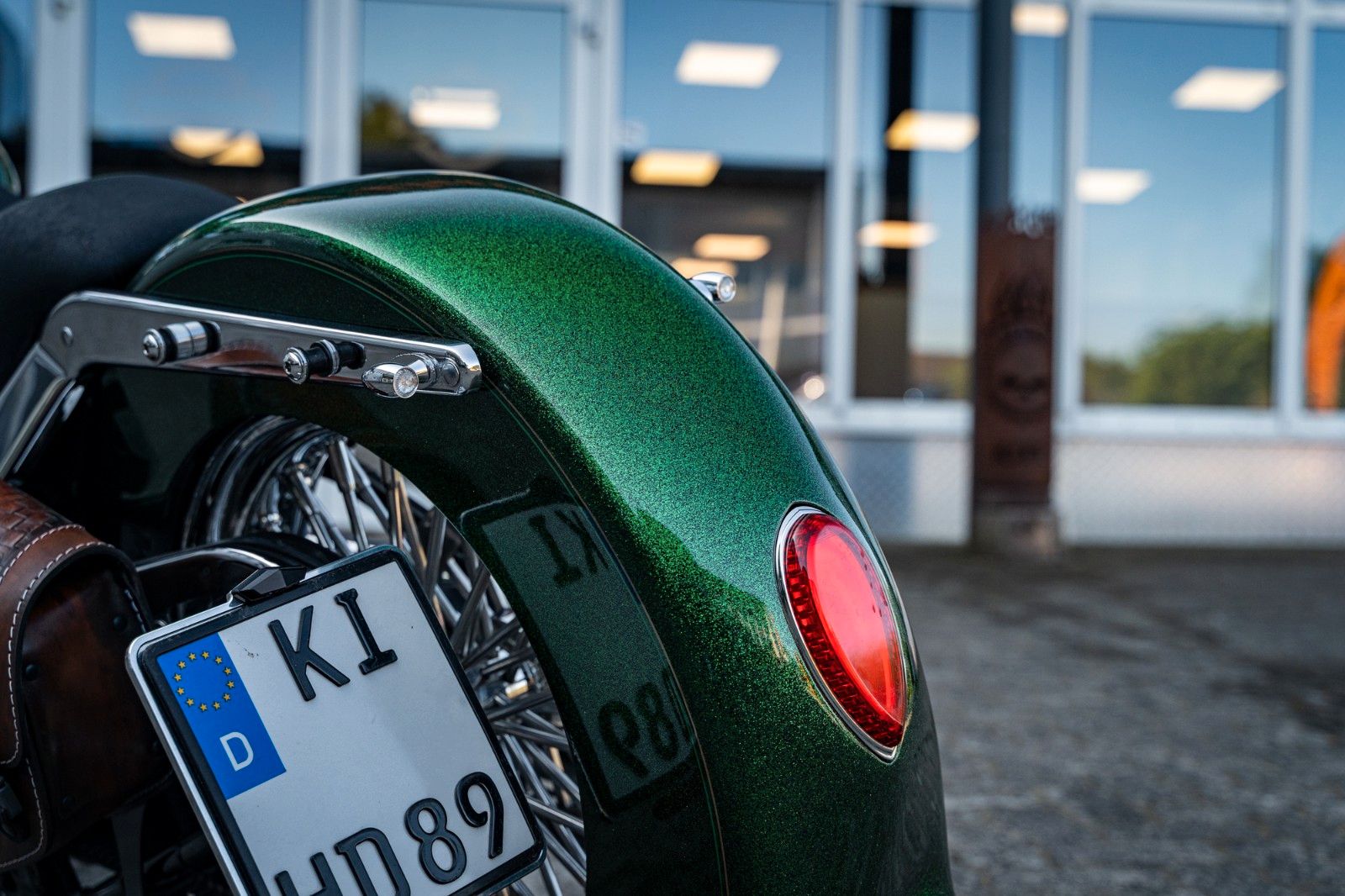 Fahrzeugabbildung Harley-Davidson FLSTN Softail Deluxe 103 - Chicano Candy Green