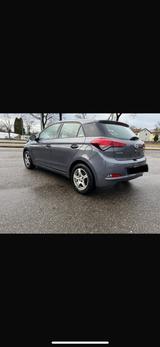 Hyundai i20 1.2 62kW Trend Trend - Hyundai i20 von privat