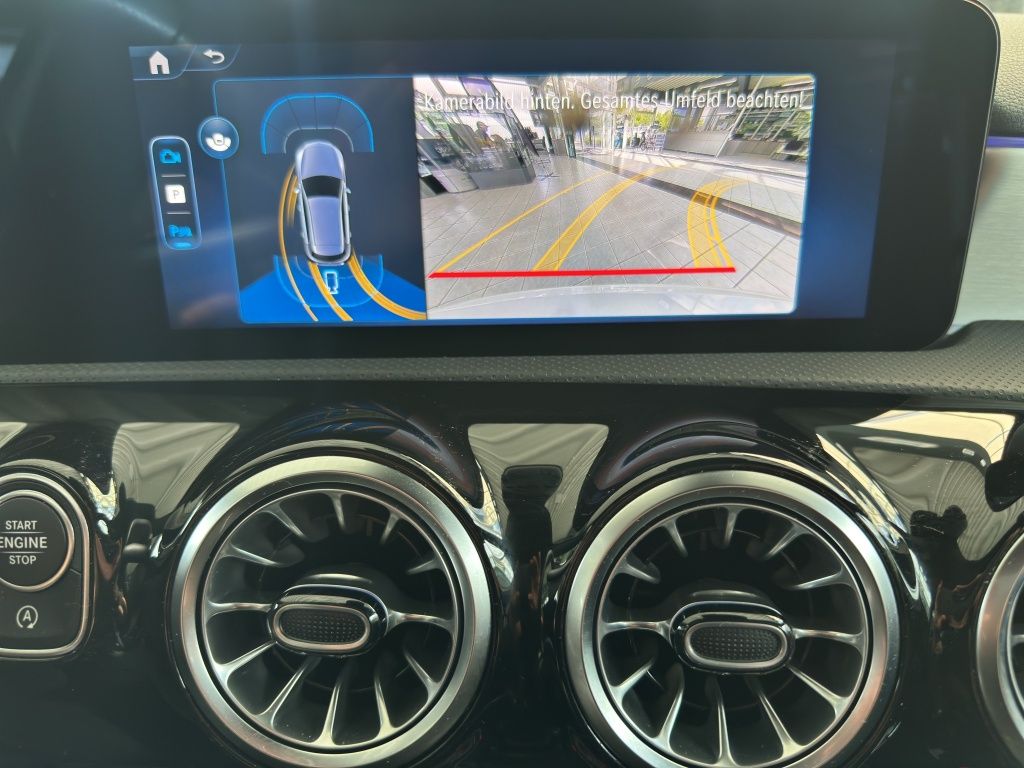 Fahrzeugabbildung Mercedes-Benz A 200 AMG Line AMG*Night*Navi*PDC*ParkAss*RFK
