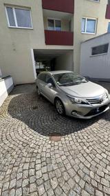 Toyota Avensis 2.2 dcat 2012 - gebrauchte Toyota Avensis aus dem Jahr 2012