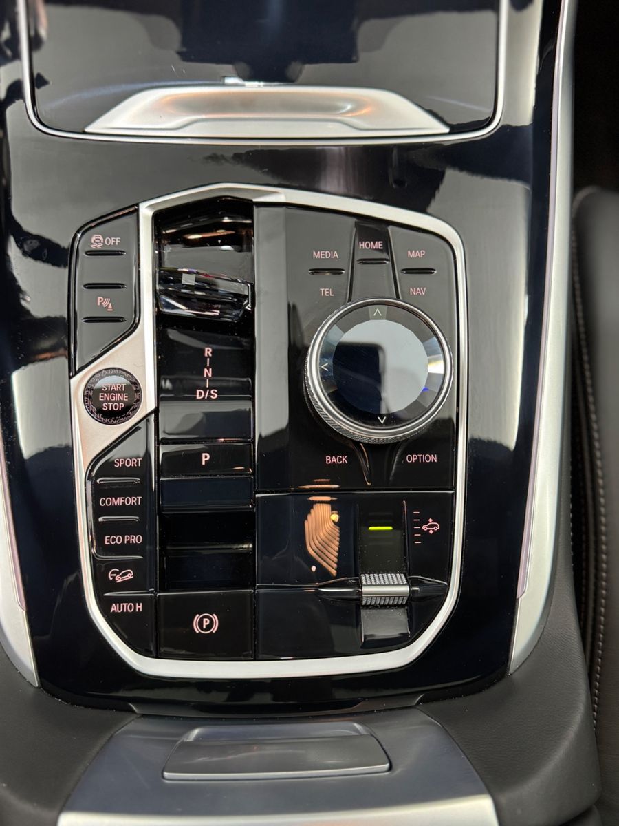 Fahrzeugabbildung BMW X7 xDrive 40 d M SPORT PRO|SKY-LOUNGE|MASSAGE|