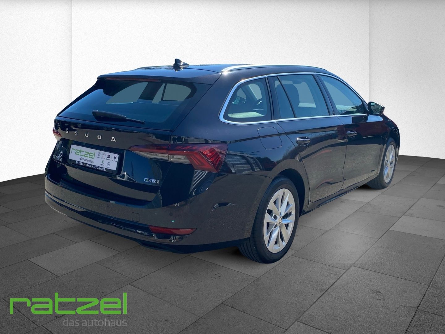 Fahrzeugabbildung SKODA Octavia e-TEC Combi Style 1.0 TSI Navi Digitales