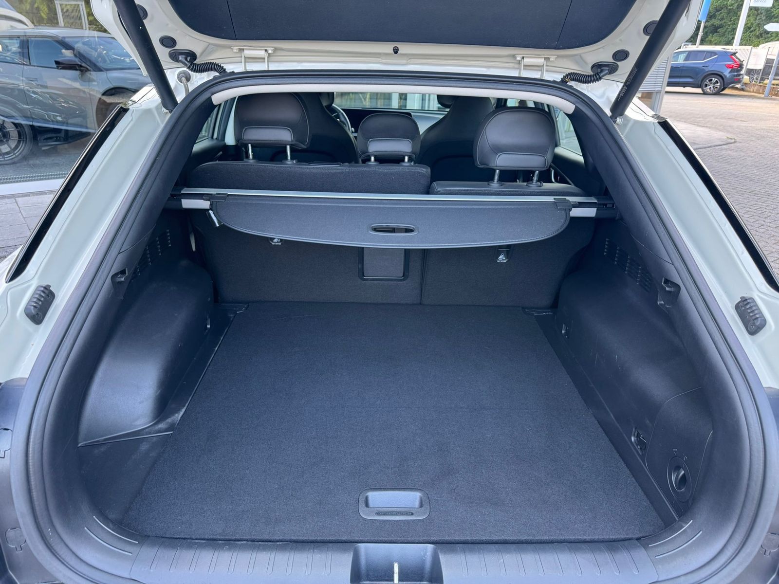Fahrzeugabbildung Kia EV6 2WD WERKSGAR+NAVI+LED+SHZ+KAMERA+ACC+19"