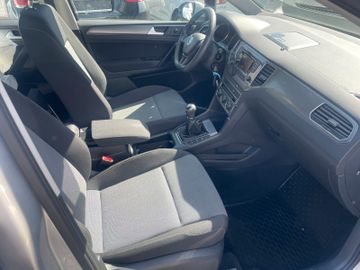 Volkswagen Golf - 10