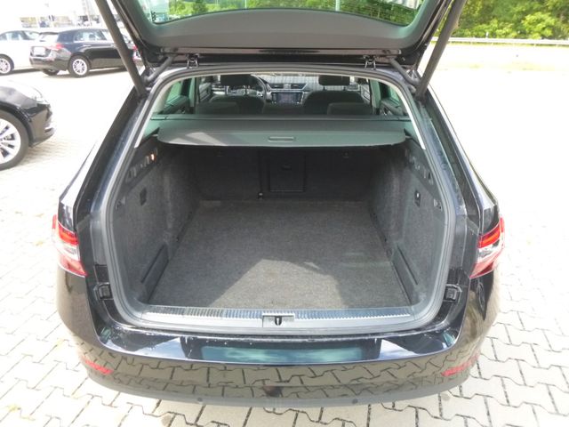 Fahrzeugabbildung Skoda Superb 2,0 TDI Kombi >AUT/AHK/NAV/PAN/SHZ/TEMP<