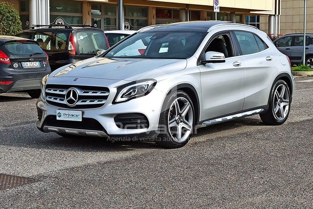 Mercedes-Benz MERCEDES GLA 200 d Automatic Premium