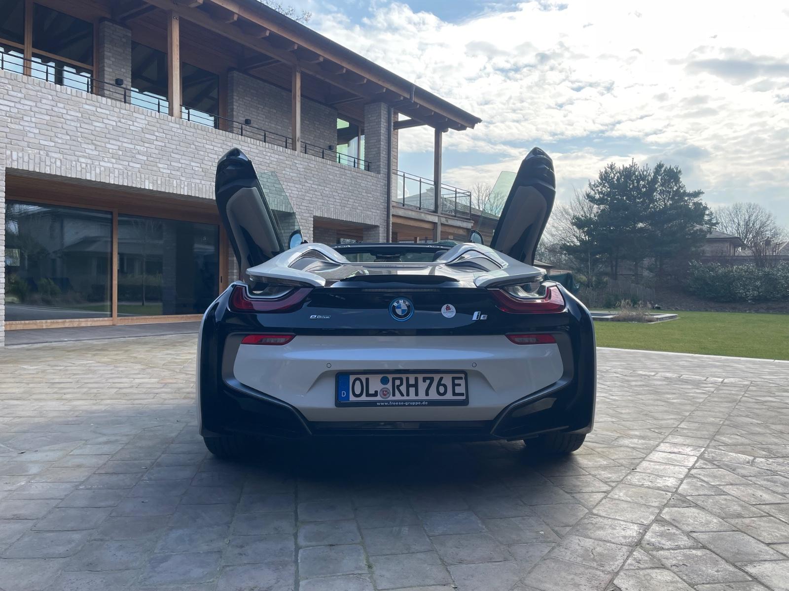 BMW i8 Roadster /Servi+Reifen neu 92,8% Batterie