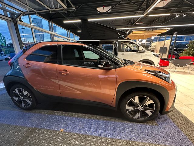 Toyota Aygo X Teamplayer 1,5 l *Hybrid*NEU*T-PAKET*