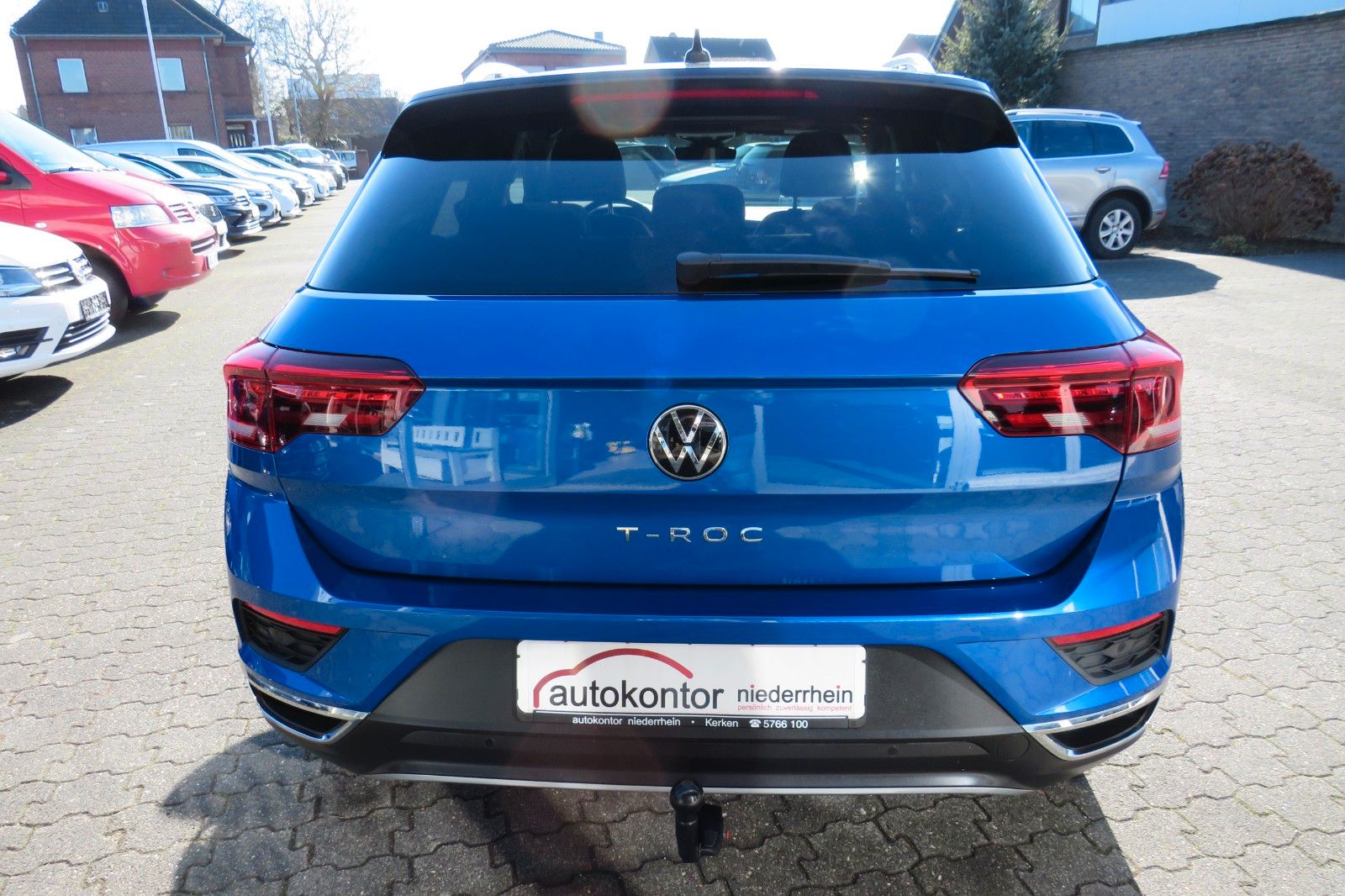 Fahrzeugabbildung Volkswagen T-Roc SPORT PANO AHK LED NAVI ACC PDC SITZH. 1.H