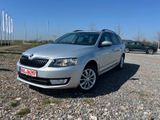 Skoda Octavia Combi 1.6 TDI DSG Style - Skoda Octavia: 1.6