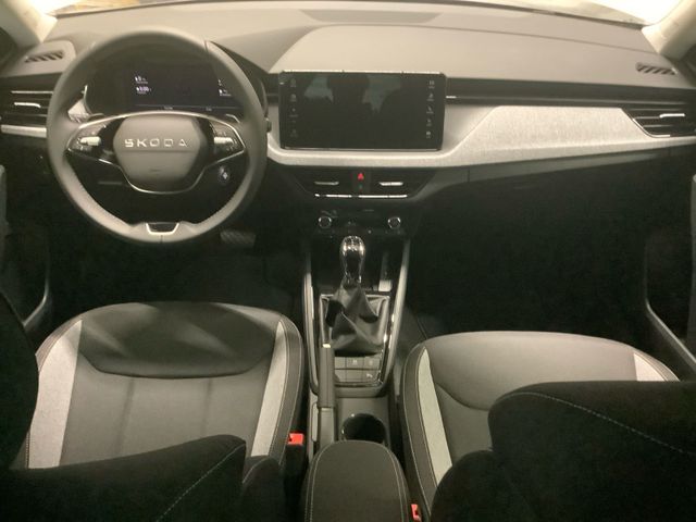 Kamiq Tour 1,0 85 kW DSG AHK NAVI ALU SHZG