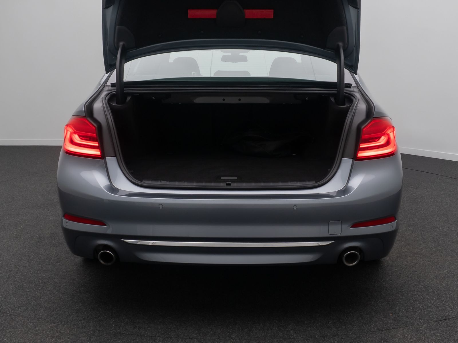 Fahrzeugabbildung BMW 530e Luxury Line ACC 360&deg; DAB Alarm Individual