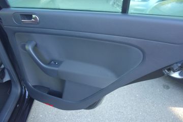 Volkswagen Golf - 11