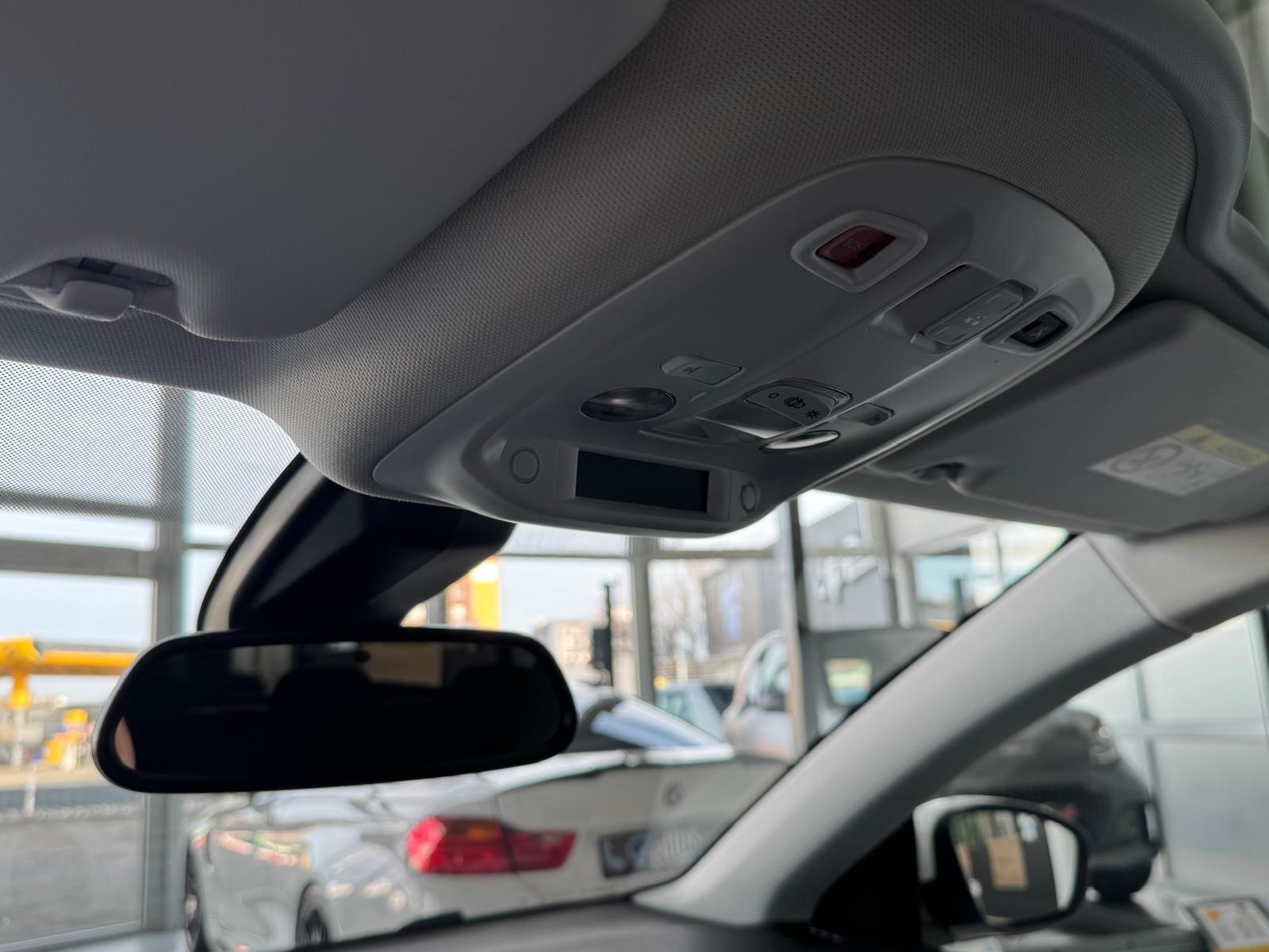 Peugeot 308 Style *Panorama*Kamera*CarPlay*Navi*SHZ*PDC*