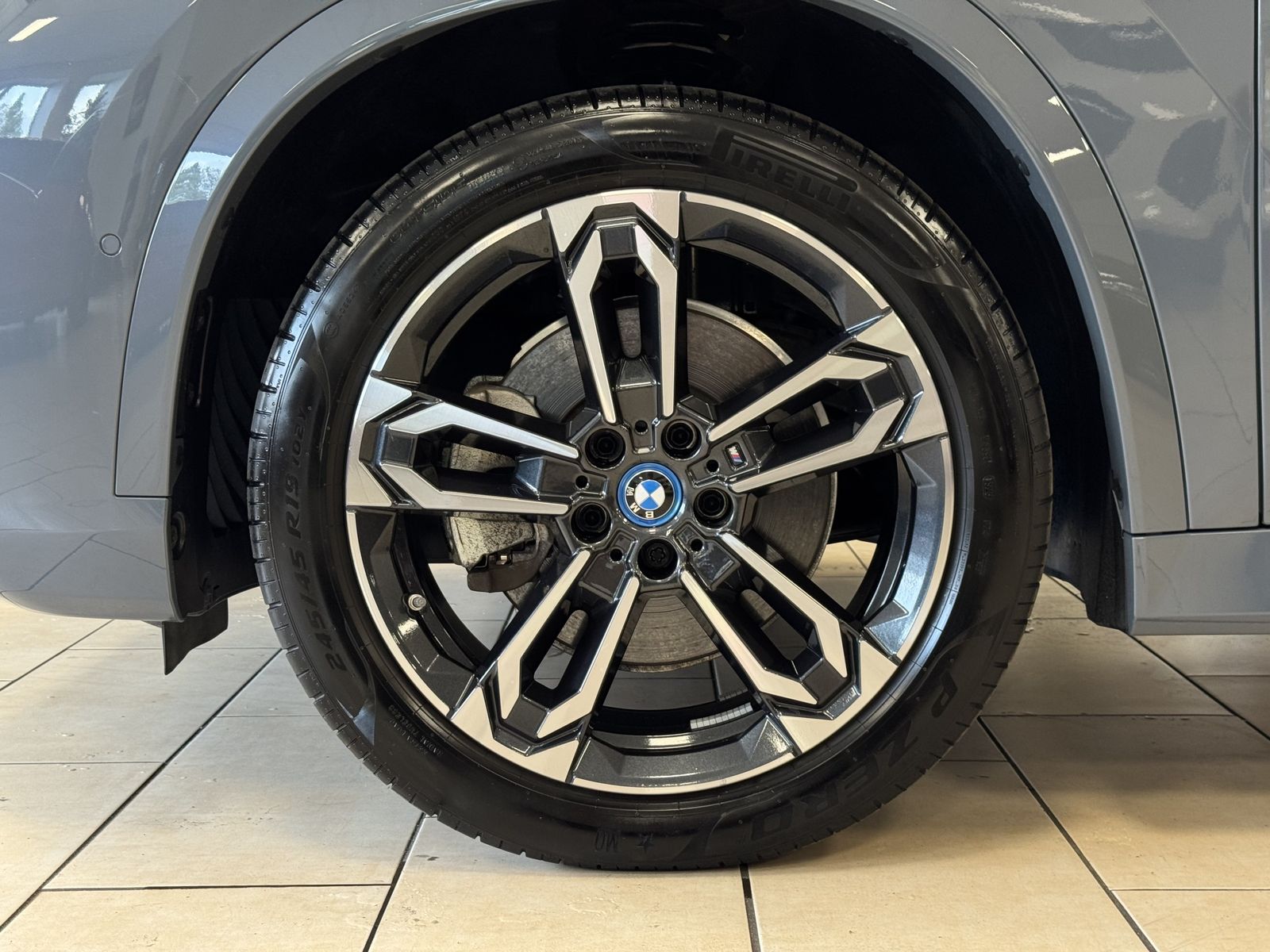 BMW iX1 30 xDrive M-Paket HUD Leder LED ACC Memory foto 9