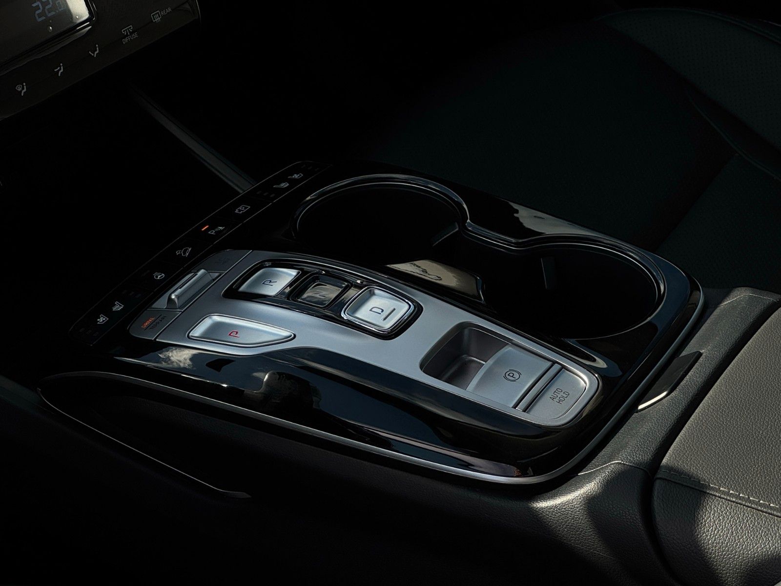 Fahrzeugabbildung Hyundai Tucson PHEV 4WD Prime CarPlay SHZ Pano ACC LKAS