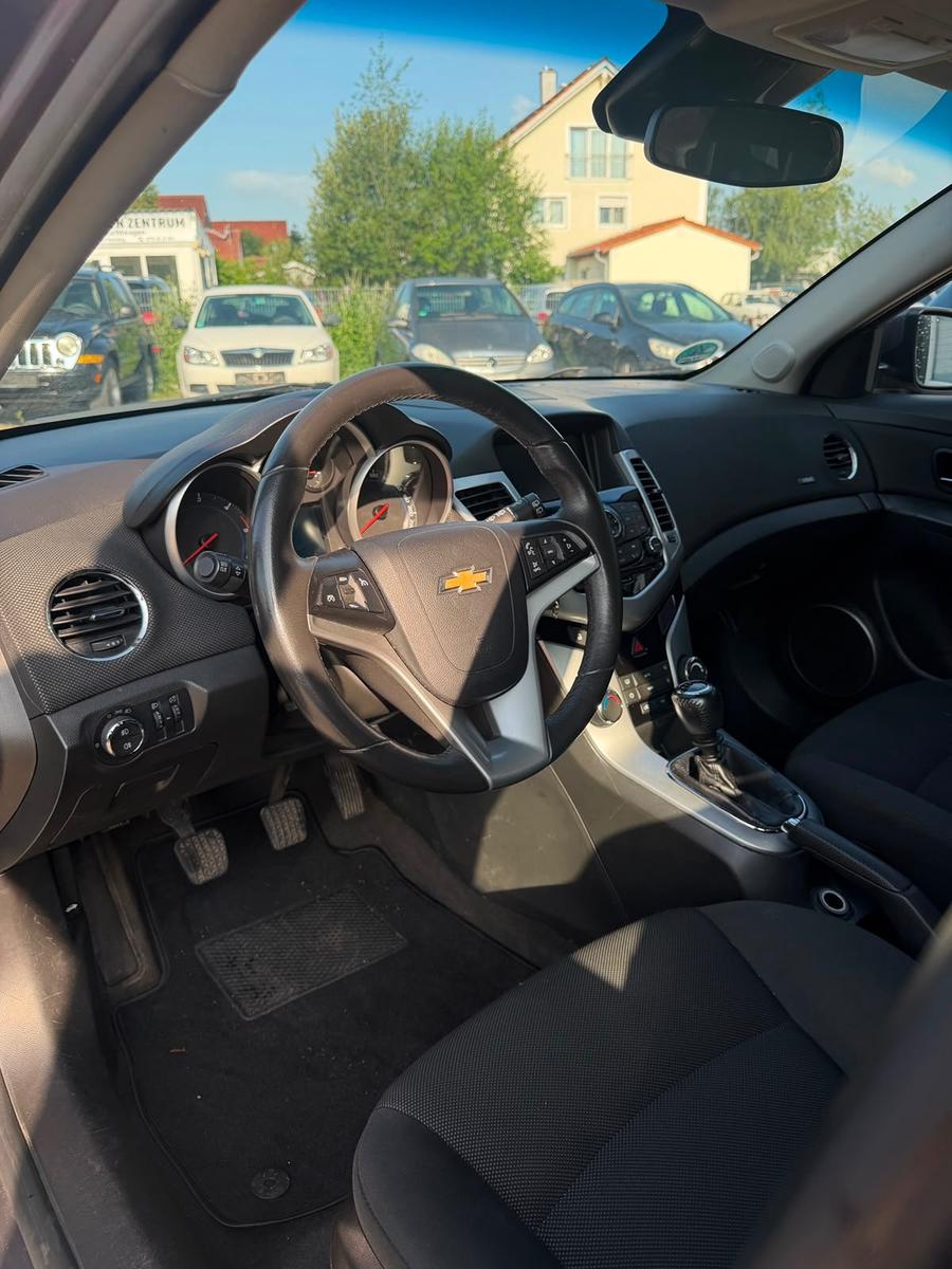 Chevrolet Cruze 2013 — photo 12