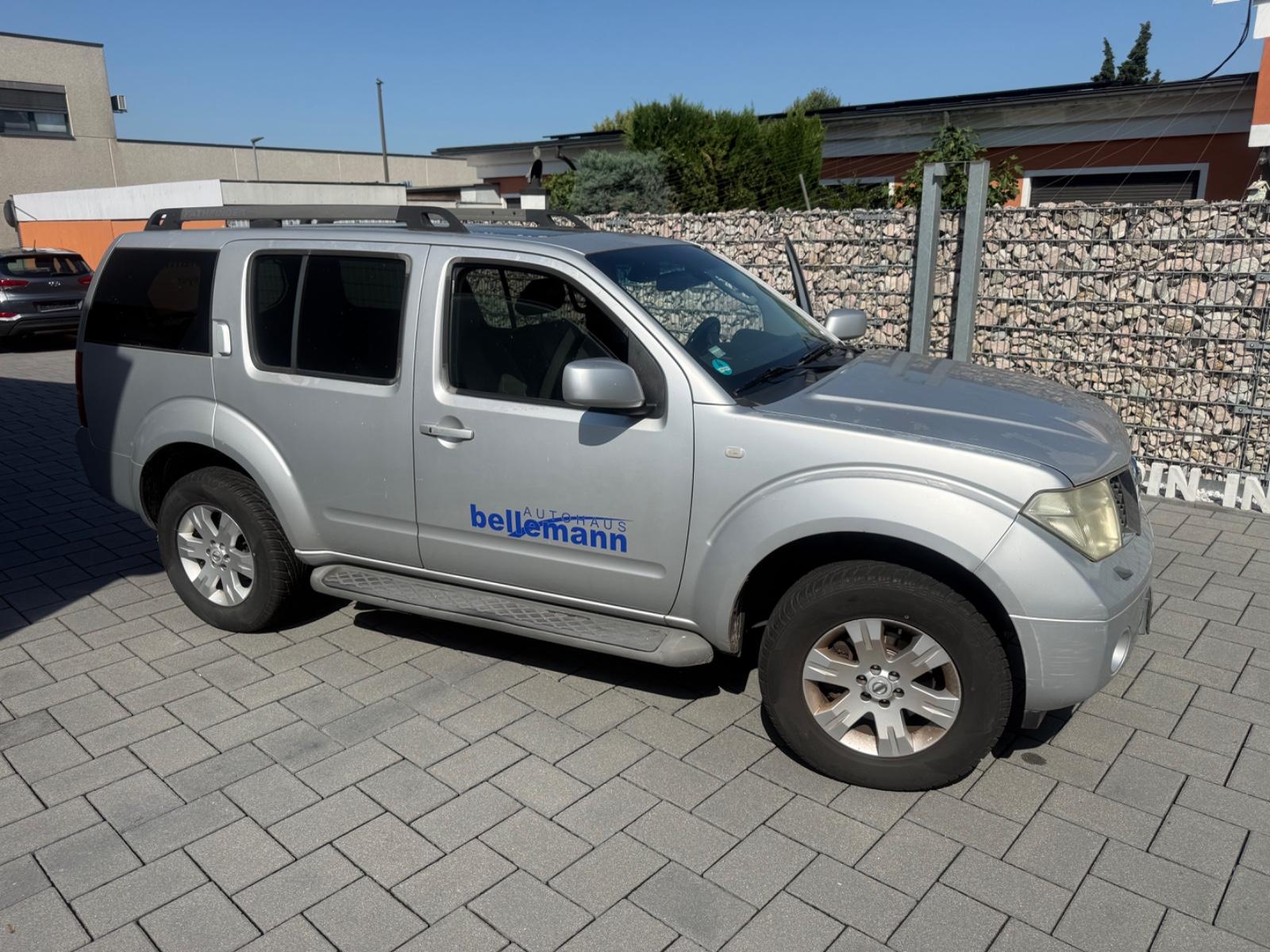Nissan Pathfinder 2.5 dCi Premium 7 Sitzer