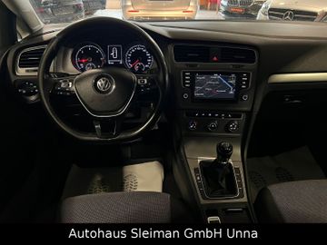 Volkswagen Golf - 10