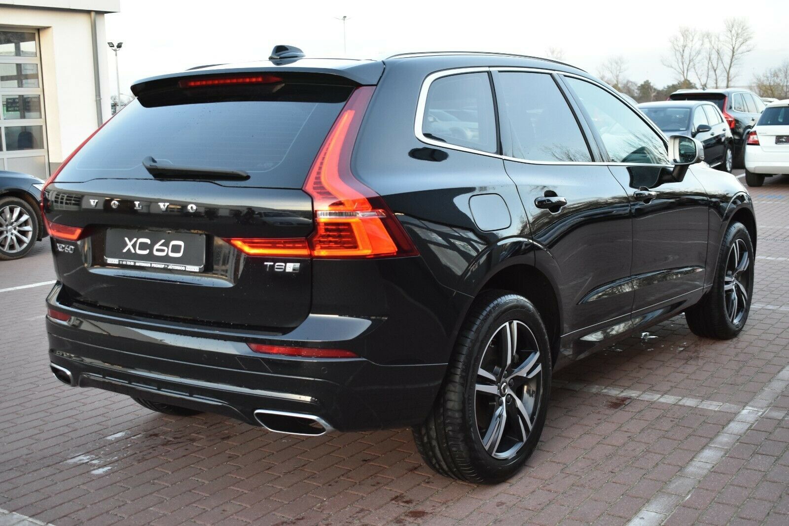 Fahrzeugabbildung Volvo XC60 T8 Twin Engine R-Design*RFK*Lhzg*Mietkauf