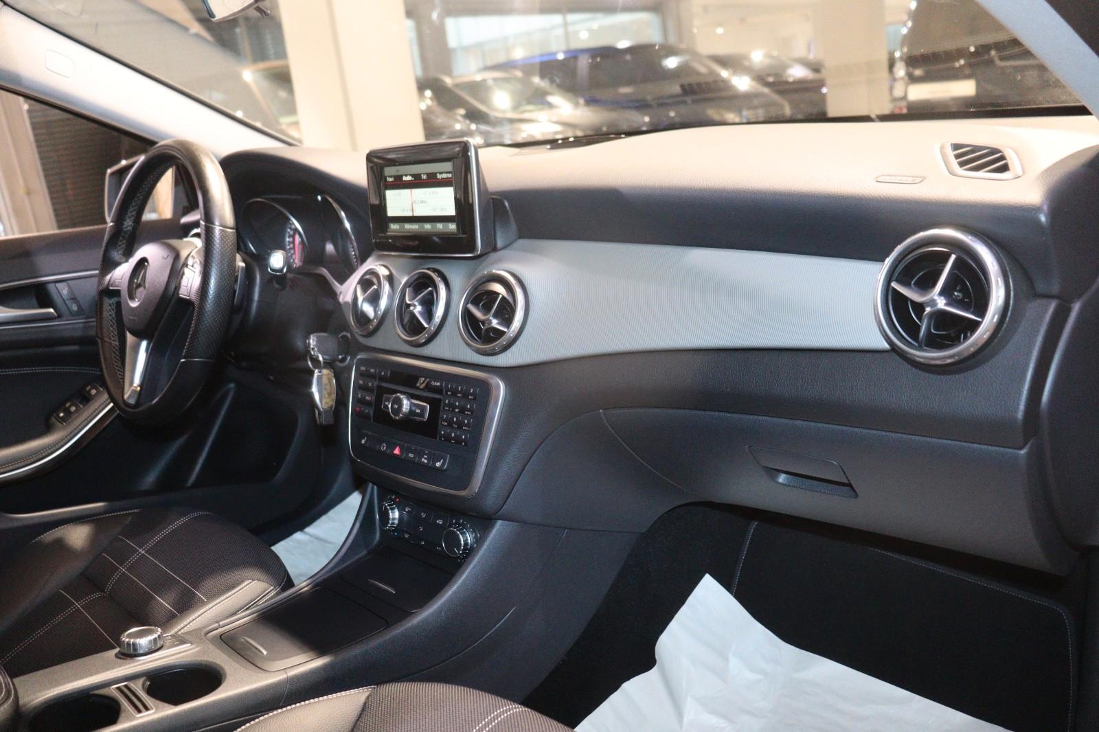 Mercedes-Benz GLA 200 *Erst 70tkm*Automatik*Navi*