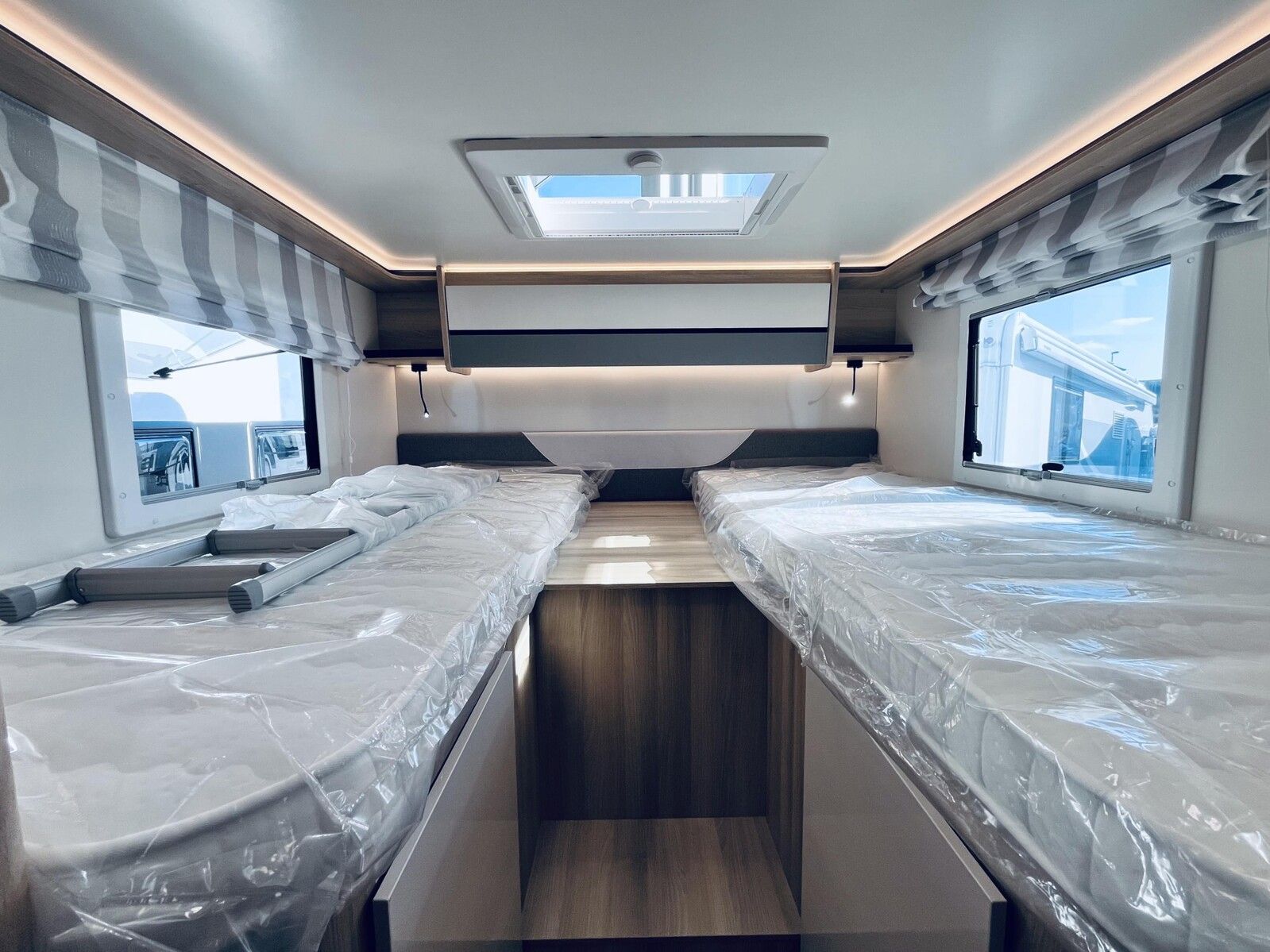 Fahrzeugabbildung NobelART T 7000 Ford