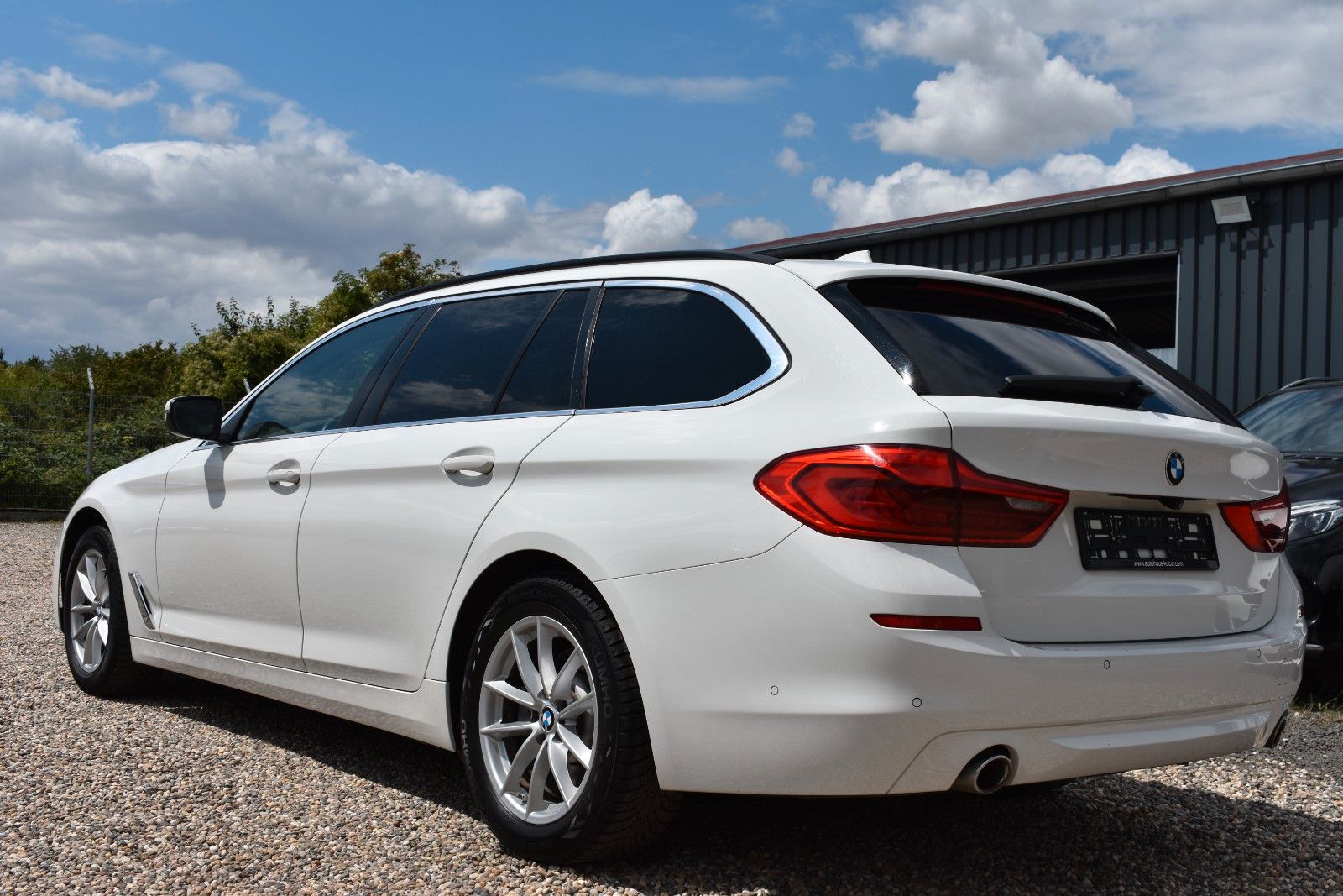 Fahrzeugabbildung BMW BMW 520d Touring Head Up/Anhänger/Driving Assist