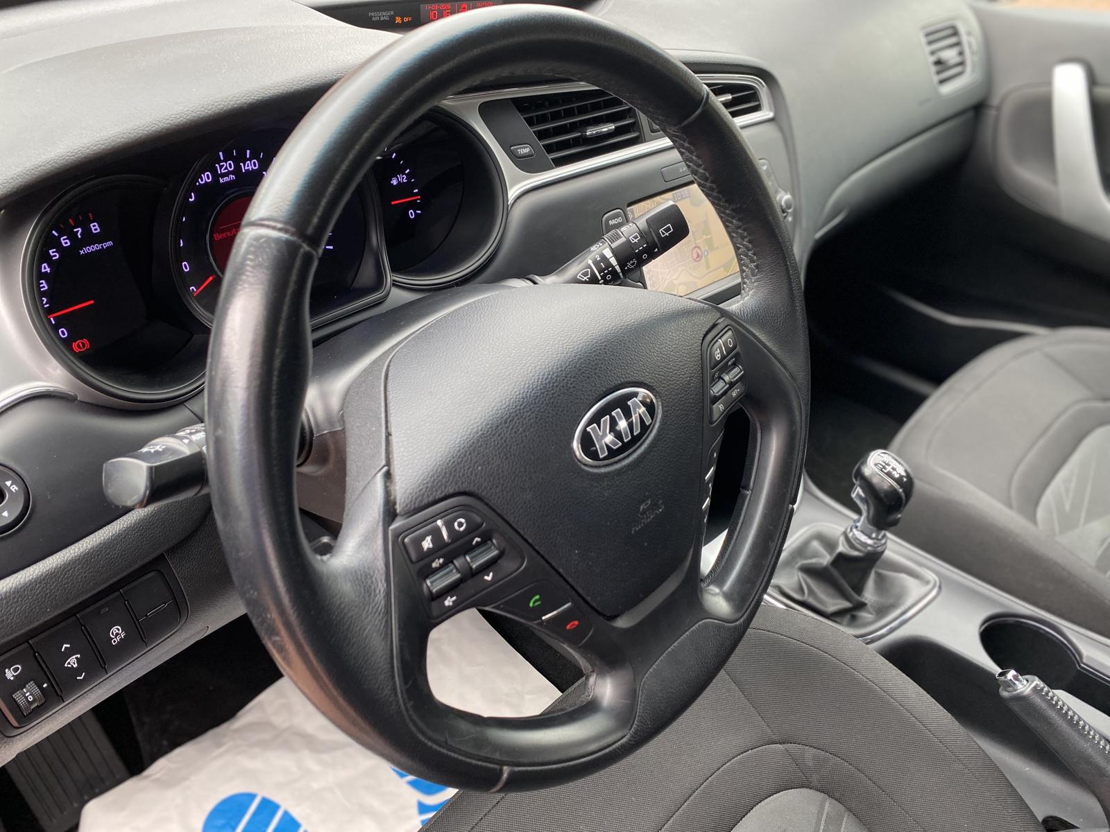 Kia Cee'd Sportswagon Attract AHK Kamera PDC Klima N
