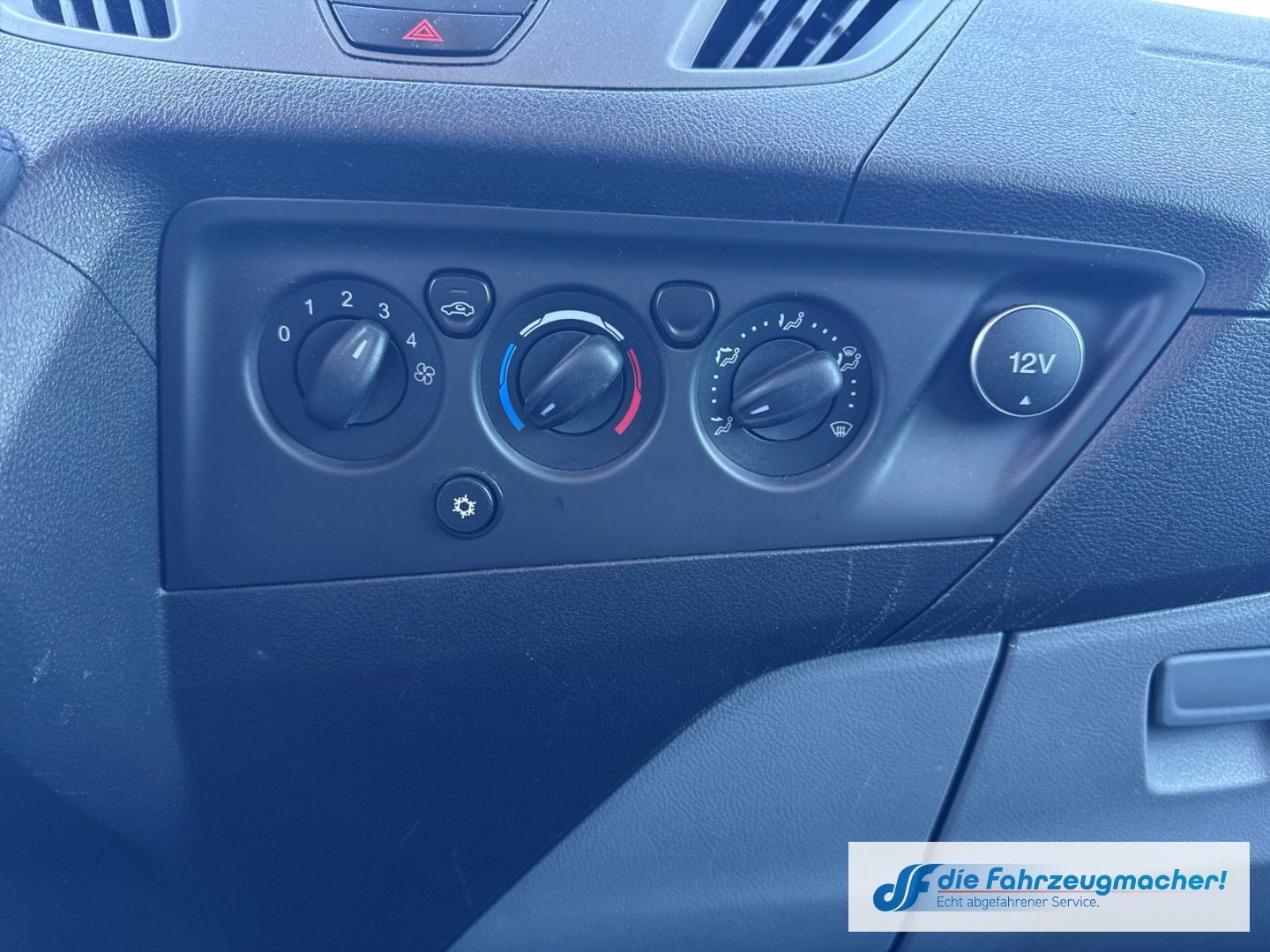 Fahrzeugabbildung Ford Transit Custom Kombi 300 L1 2.2 TDCi *6021