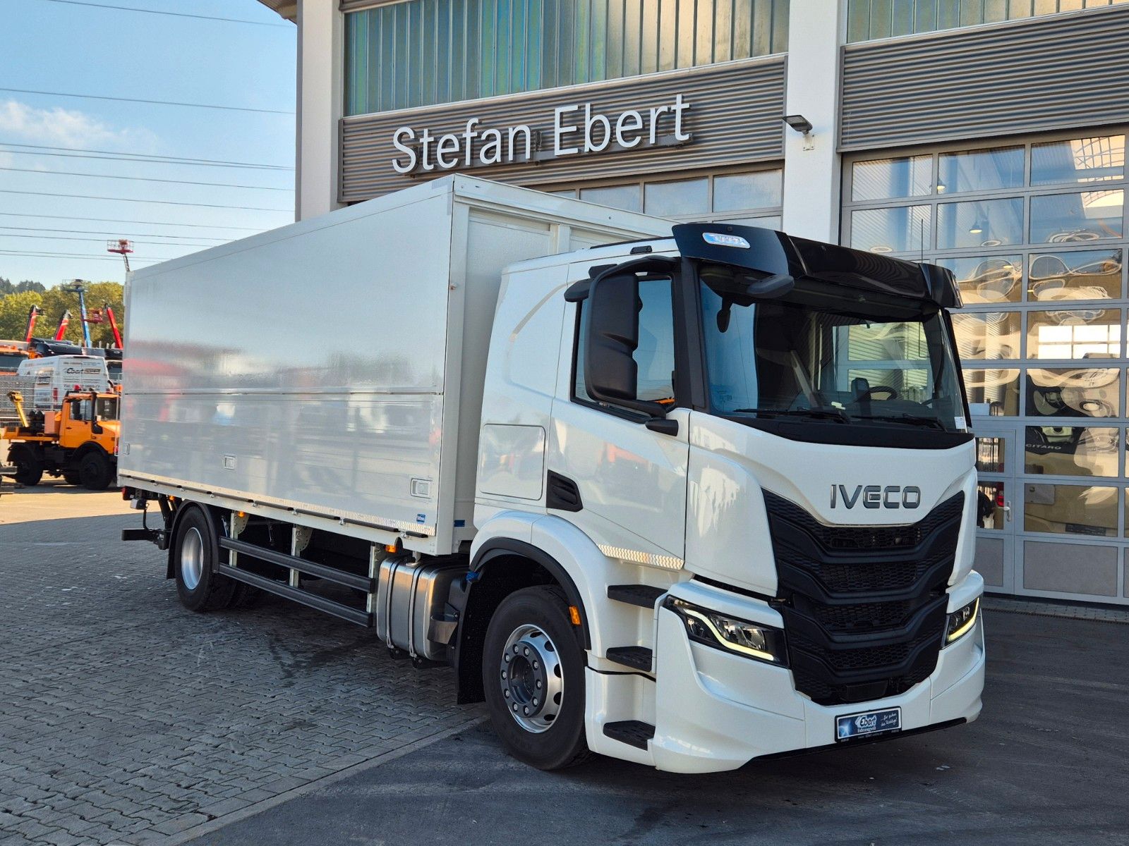 Fahrzeugabbildung Iveco AT190S40/FP Böse Schwenkwand LBW AHK