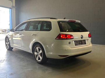Volkswagen Golf - 4