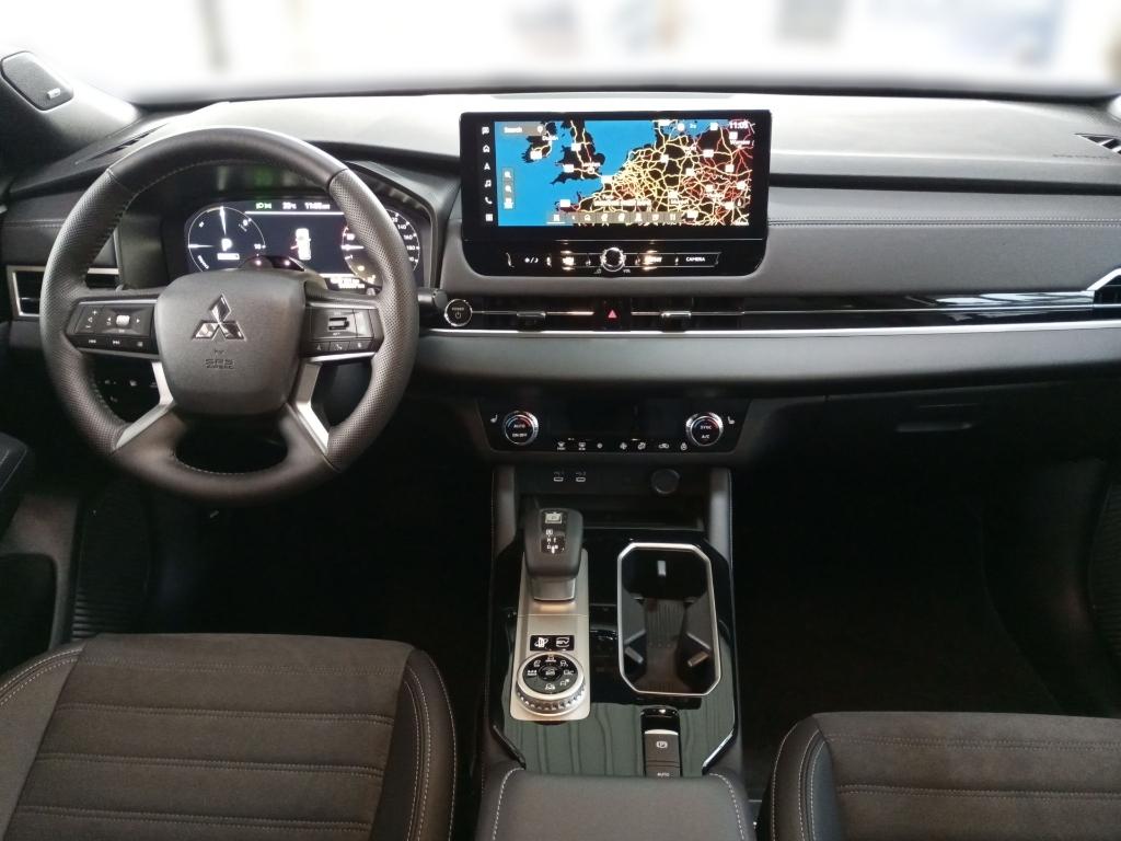 Mitsubishi Outlander Plug-in Hybrid 2.4L Select