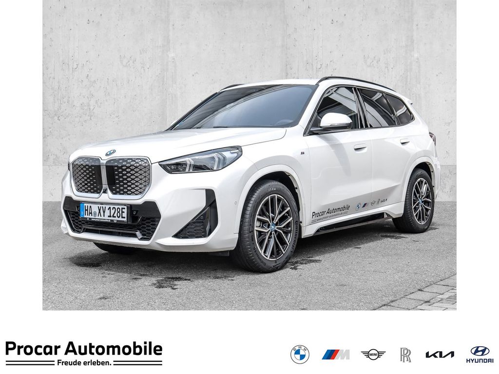 BMW iX1