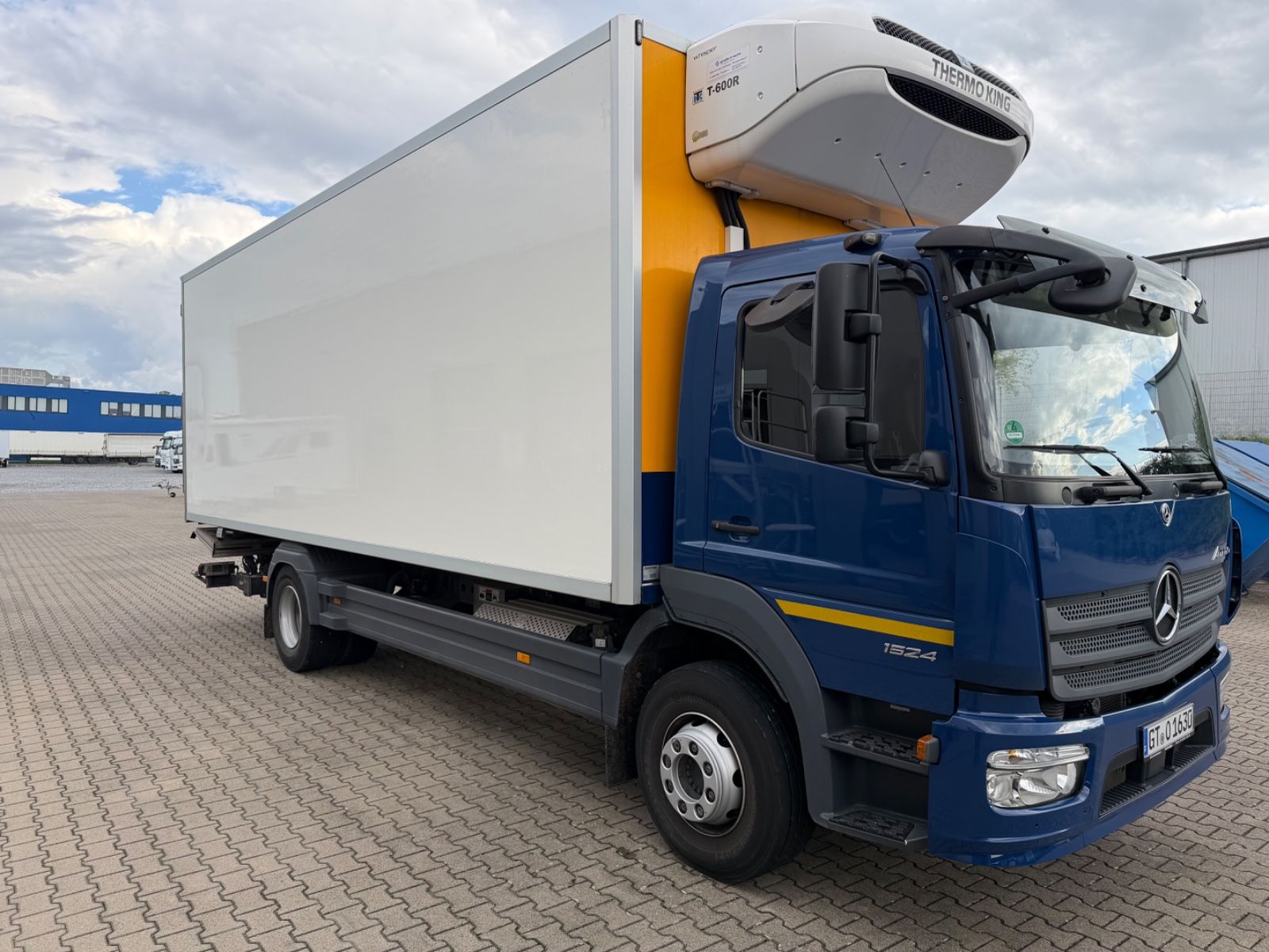 Fahrzeugabbildung Mercedes-Benz Atego 1524 L Tiefkühlkoffer Thermok.LBW Faltl.