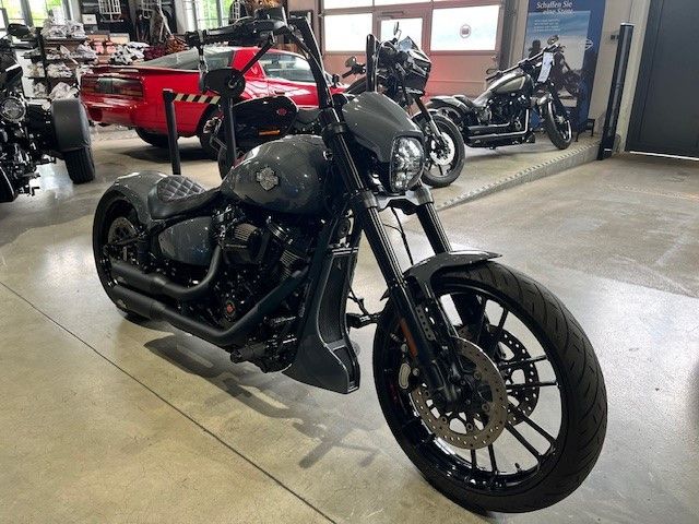 Fahrzeugabbildung Harley-Davidson FXDRS 114cui Custom Umbau